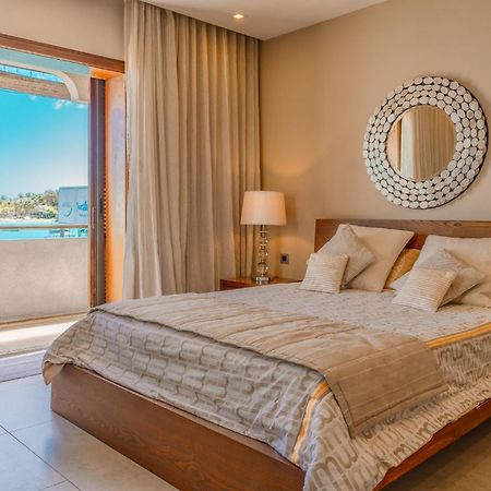 Beachfront Luxurious Stunning Sunset Boulevard Apartment, Grand-Baie Eksteriør billede